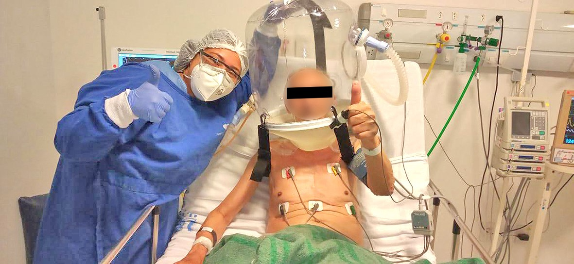 Paciente na Ala COVID-19 do Grupo Santa Casa – recebendo tratamento com o novo equipamento BRIC.
